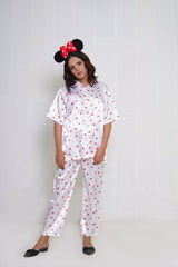 Body Girl Elegant White Pajama Set – 2-Piece Loungewear with Red Heart Print
