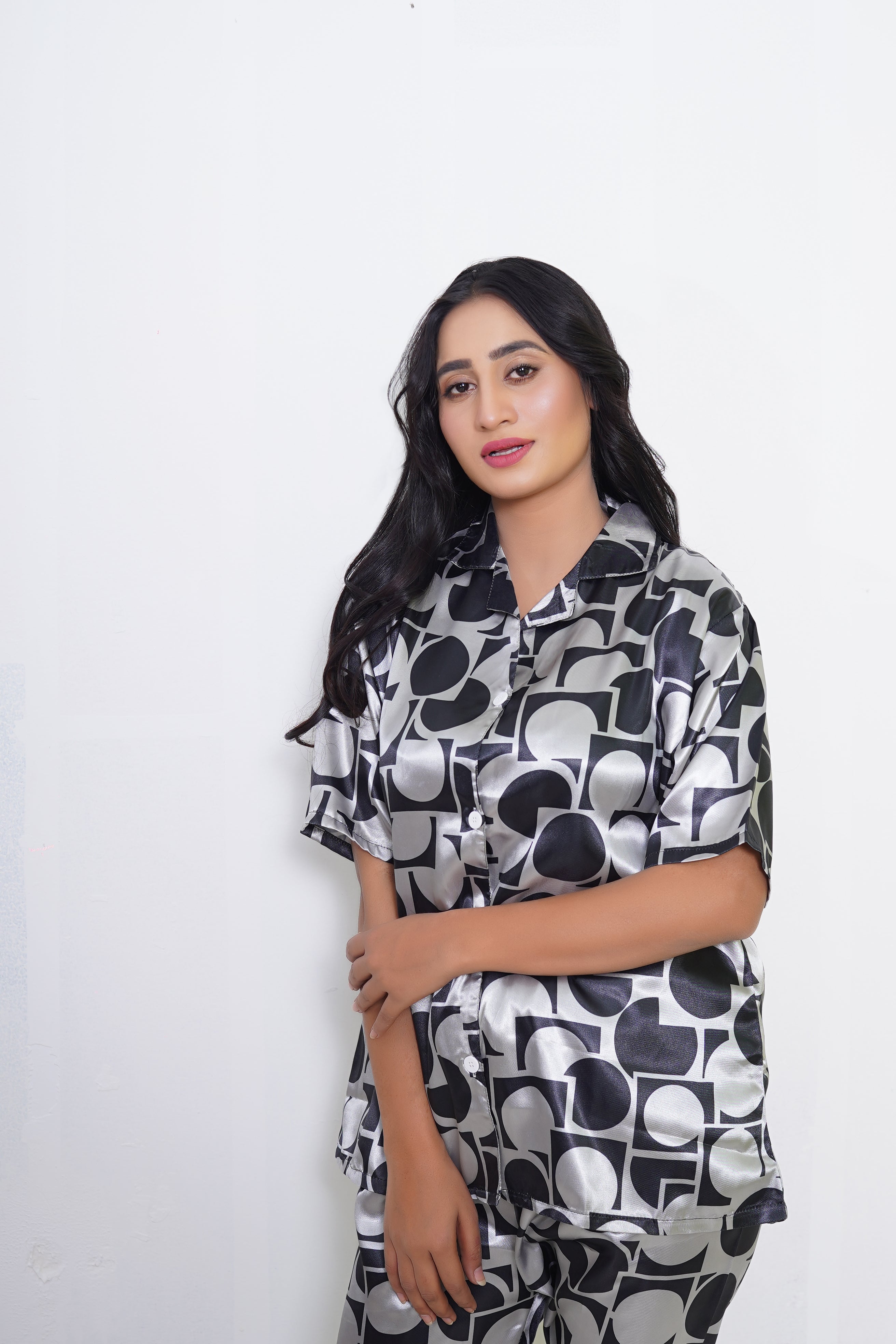 Body Girl Stylish 2-Piece Half Sleeves Set – Black & White Design